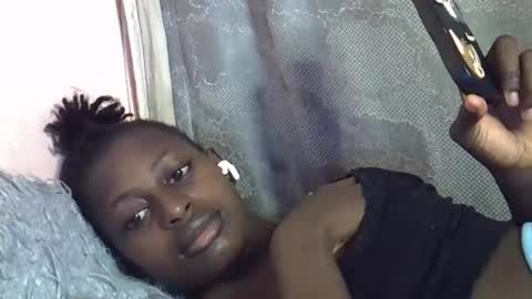 Snapshot of therry_heart chatting on 02-21-26, 12:28 hearty online show from 02-21-26, 12:28