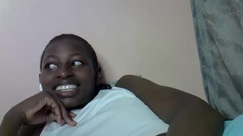 Snapshot of therry_heart chatting on 03-11-26, 08:31 hearty online show from 03-11-26, 08:31