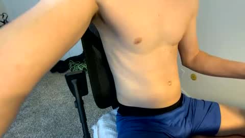 Snapshot of therunnerboy chatting on 05-17-26, 10:28 therunnerboy online show from 05-17-26, 10:28