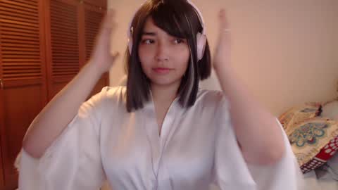 Snapshot of thetalkingbutt chatting on 12-20-24, 08:01 Mai online show from 12-20-24, 08:01