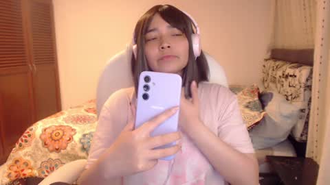 Snapshot of thetalkingbutt chatting on 01-05-25, 05:20 Mai online show from 01-05-25, 05:20