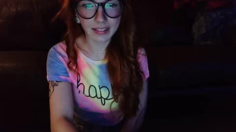 Snapshot of thetradwifee chatting on 03-17-26, 02:27 Stella online show from 03-17-26, 02:27