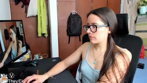 Nicole online show from 02-25-26, 06:39