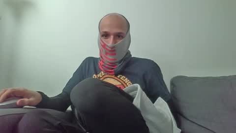 Snapshot of thetubedscarfguy chatting on 03-12-25, 02:56 Scarf guy online show from 03-12-25, 02:56