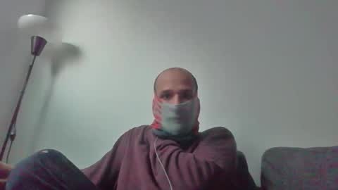 Snapshot of thetubedscarfguy chatting on 12-03-25, 08:12 Scarf guy online show from 12-03-25, 08:12