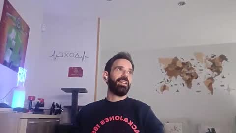 Snapshot of thewitcher69_ chatting on 05-15-26, 09:33 thewitcher69_ online show from 05-15-26, 09:33
