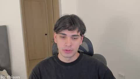 Snapshot of thiaan__ chatting on 11-23-25, 03:50 thiaan__ online show from 11-23-25, 03:50