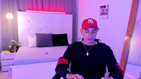 Snapshot of thiago_2003_ chatting on 04-19-26, 02:22 Thiago online show from 04-19-26, 02:22