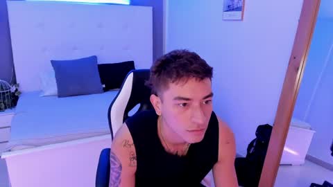 Snapshot of thiago_2003_ chatting on 04-20-26, 12:19 Thiago online show from 04-20-26, 12:19
