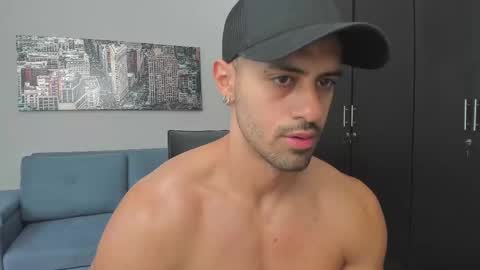 Snapshot of thiago_driussi chatting on 09-28-25, 10:15 thiago_driussi online show from 09-28-25, 10:15