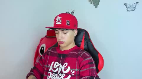 Snapshot of thiago_dv chatting on 12-04-25, 03:10 Thiago online show from 12-04-25, 03:10