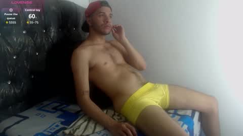 Snapshot of thiago_hairy chatting on 05-28-26, 04:32 thiago_hairy online show from 05-28-26, 04:32