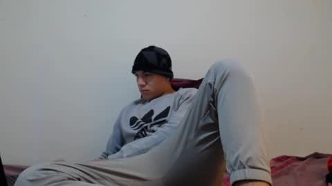 Snapshot of thiago_hot_boy chatting on 12-17-24, 09:50 Thiago independent model online show from 12-17-24, 09:50