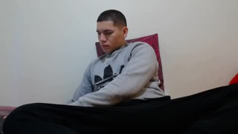 Snapshot of thiago_hot_boy chatting on 12-22-24, 08:27 Thiago independent model online show from 12-22-24, 08:27