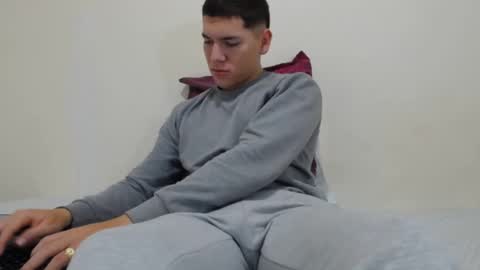 Snapshot of thiago_hot_boy chatting on 01-24-25, 09:49 Thiago independent model online show from 01-24-25, 09:49