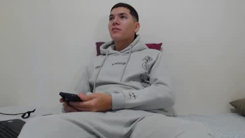 Snapshot of thiago_hot_boy chatting on 01-25-25, 08:42 Thiago independent model online show from 01-25-25, 08:42