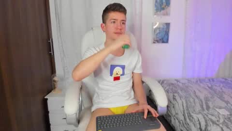 Manuel online show from 09-29-25, 02:27