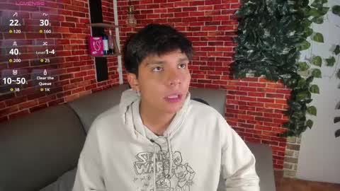 Snapshot of thiago_kozak chatting on 04-25-26, 01:36 thiago online show from 04-25-26, 01:36