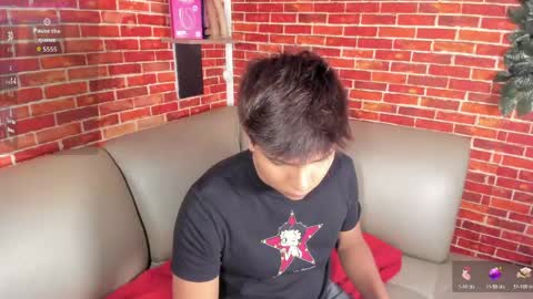 Snapshot of thiago_kozak chatting on 04-27-26, 01:09 thiago online show from 04-27-26, 01:09