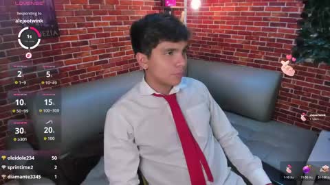 Snapshot of thiago_kozak chatting on 05-29-26, 05:05 thiago online show from 05-29-26, 05:05