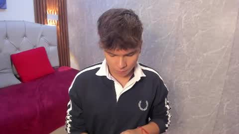 Snapshot of thiago_kozak chatting on 06-10-26, 06:07 thiago online show from 06-10-26, 06:07