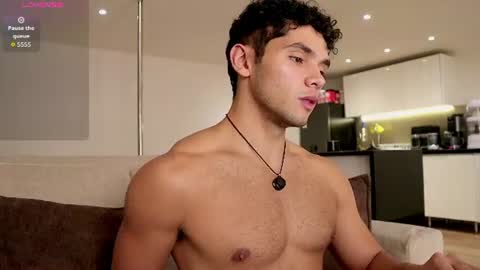 Snapshot of thiago_l chatting on 06-25-26, 01:38 Just Thiago online show from 06-25-26, 01:38