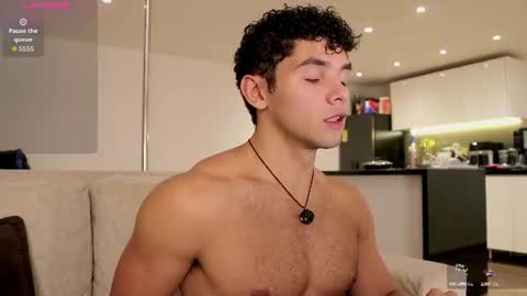 Snapshot of thiago_l chatting on 06-28-26, 01:33 Just Thiago online show from 06-28-26, 01:33