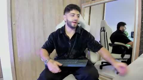 Snapshot of thiago_moretti chatting on 07-12-26, 01:18 THIAGO online show from 07-12-26, 01:18