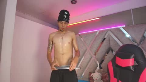 Thiago online show from 04-18-26, 07:58