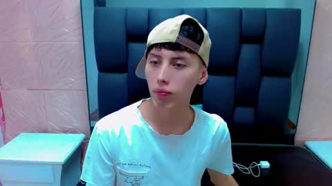 Snapshot of thiago_twink38 chatting on 02-04-26, 07:14 thiago_twink38 online show from 02-04-26, 07:14