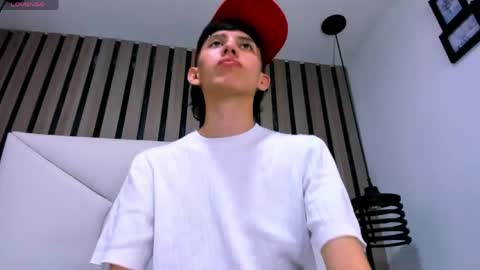 thiago_twink38 online show from 04-27-26, 03:48