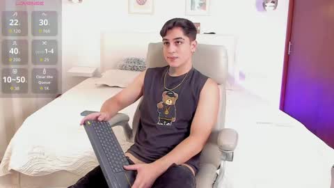 Snapshot of thiago_winteer chatting on 10-20-25, 04:57 Thiago Winteer online show from 10-20-25, 04:57