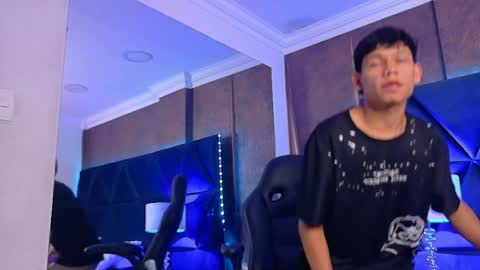 Snapshot of thiagoferrer_ chatting on 06-02-26, 04:14 T H I A G O online show from 06-02-26, 04:14
