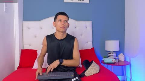 Snapshot of thiagoferrer_ chatting on 06-20-26, 07:22 T H I A G O online show from 06-20-26, 07:22