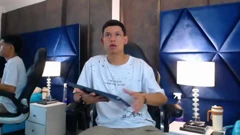 Snapshot of thiagoferrer_ chatting on 06-21-26, 01:08 T H I A G O online show from 06-21-26, 01:08