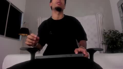 Snapshot of thiagoferreti_ chatting on 10-23-25, 07:34 ThiagoFerreti online show from 10-23-25, 07:34