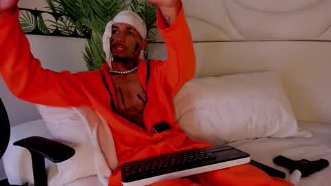 Snapshot of thiagoferreti_ chatting on 10-31-25, 08:10 ThiagoFerreti online show from 10-31-25, 08:10