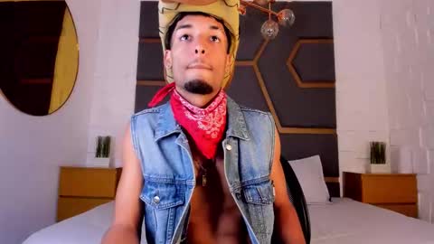 Snapshot of thiagoferreti_ chatting on 11-18-25, 07:29 ThiagoFerreti online show from 11-18-25, 07:29