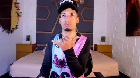 Snapshot of thiagoferreti_ chatting on 11-27-25, 07:38 ThiagoFerreti online show from 11-27-25, 07:38