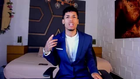 Snapshot of thiagoferreti_ chatting on 11-28-25, 08:55 ThiagoFerreti online show from 11-28-25, 08:55