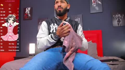 Snapshot of thiagomez17 chatting on 12-05-24, 12:11 Thia Gomez online show from 12-05-24, 12:11