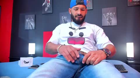 Snapshot of thiagomez17 chatting on 01-17-25, 12:21 Thia Gomez online show from 01-17-25, 12:21