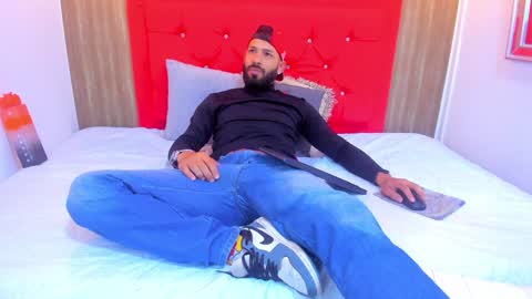 Snapshot of thiagomez17 chatting on 01-24-25, 12:31 Thia Gomez online show from 01-24-25, 12:31