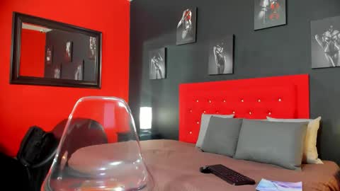 Snapshot of thiagomez17 chatting on 09-11-25, 12:16 Thia Gomez online show from 09-11-25, 12:16