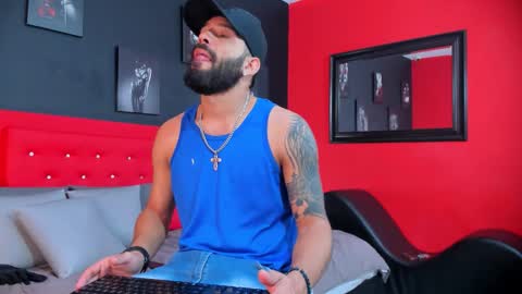 Snapshot of thiagomez17 chatting on 09-13-25, 12:27 Thia Gomez online show from 09-13-25, 12:27