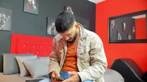 Snapshot of thiagomez17 chatting on 09-15-25, 12:27 Thia Gomez online show from 09-15-25, 12:27