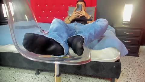 Snapshot of thiagomez17 chatting on 09-26-25, 12:42 Thia Gomez online show from 09-26-25, 12:42