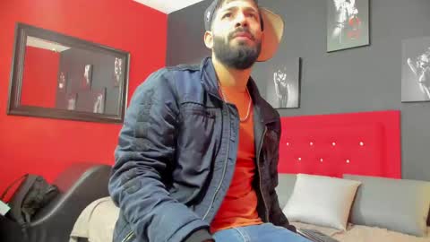 Snapshot of thiagomez17 chatting on 09-30-25, 12:21 Thia Gomez online show from 09-30-25, 12:21