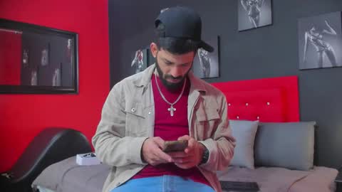 Snapshot of thiagomez17 chatting on 10-10-25, 12:26 Thia Gomez online show from 10-10-25, 12:26