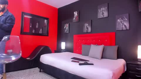 Snapshot of thiagomez17 chatting on 11-08-25, 12:49 Thia Gomez online show from 11-08-25, 12:49